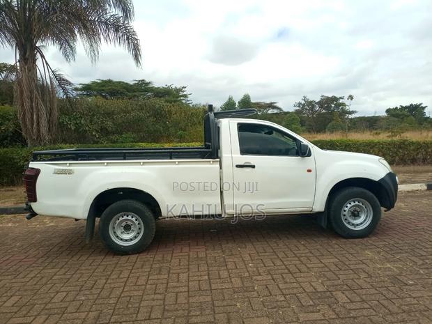 Isuzu D-MAX 2015 White