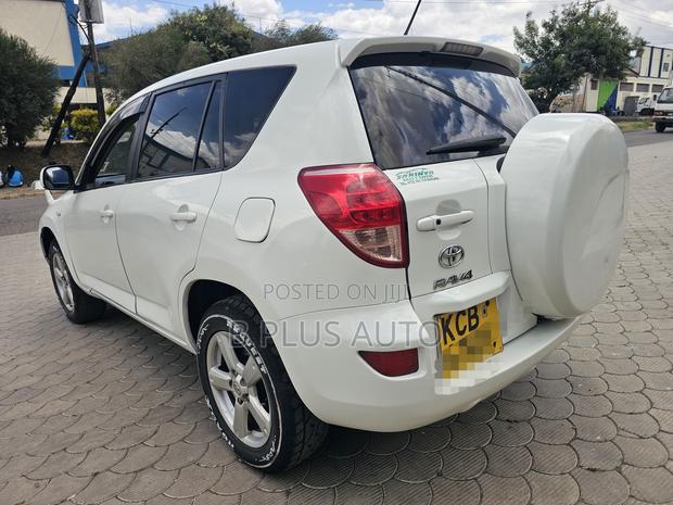 Toyota RAV4 2008 White