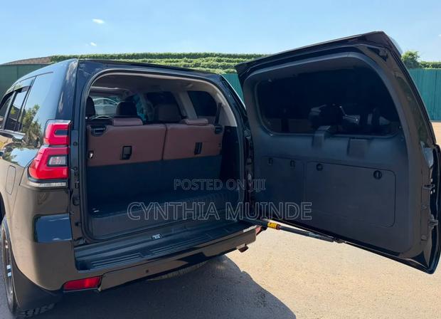 Toyota Land Cruiser Prado 2018 Black