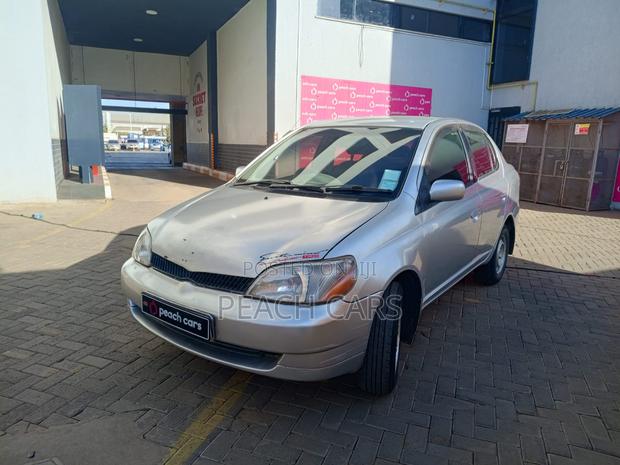 Toyota Platz 2002 Silver