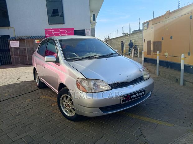 Toyota Platz 2002 Silver