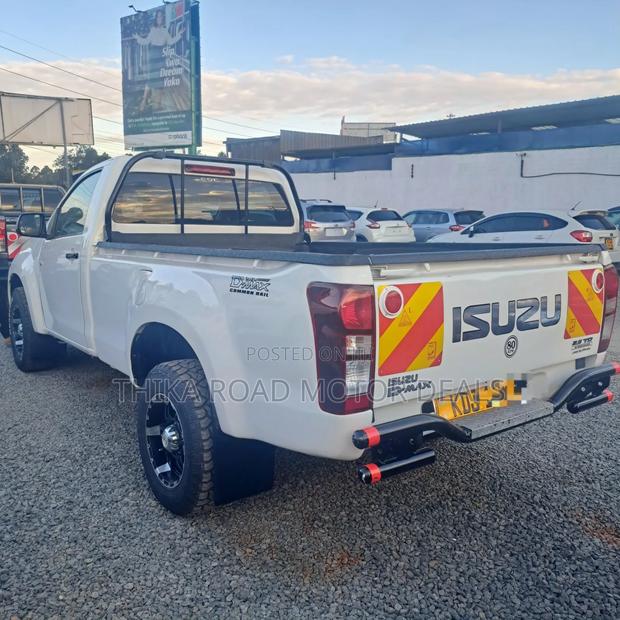 Isuzu D-MAX 2022 White