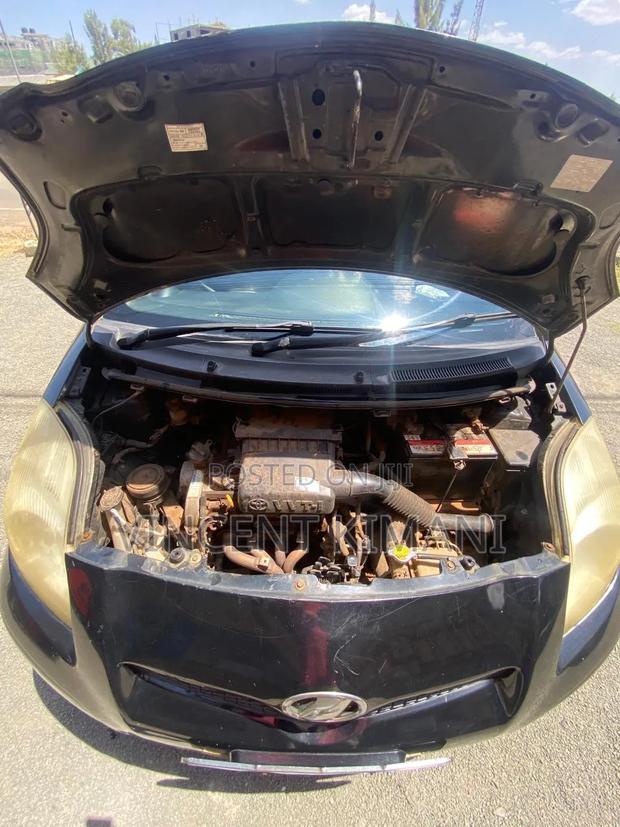Toyota Vitz 2008 Black
