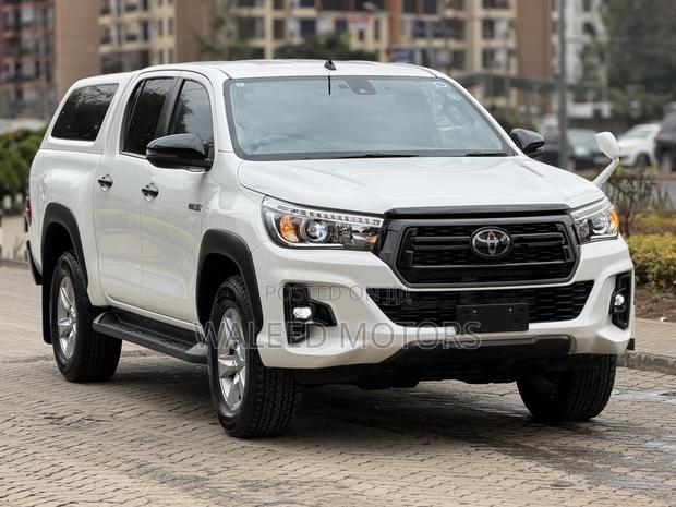 Toyota Hilux 2019 White
