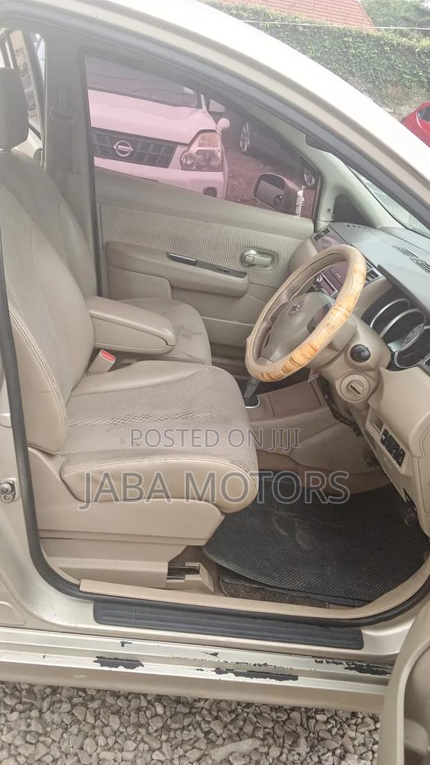 Nissan Tiida 2012 Gray
