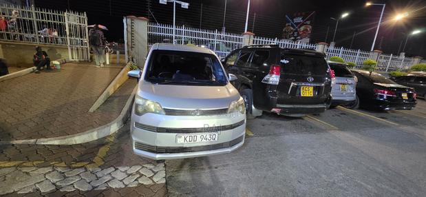 Toyota Spade 2014 Silver