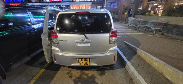 Toyota Spade 2014 Silver