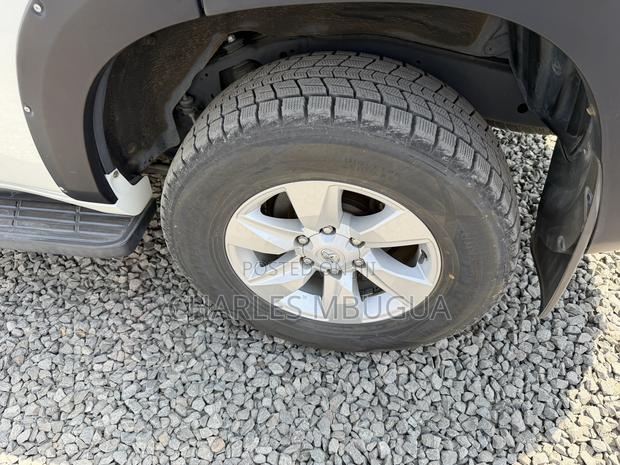 Toyota Land Cruiser Prado 2.8 2019 White