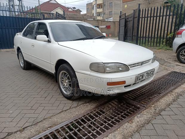 Toyota Camry Automatic 1999 White