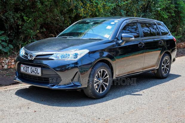 Toyota Corolla Fielder 2018 Black