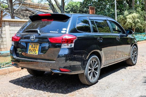 Toyota Corolla Fielder 2018 Black