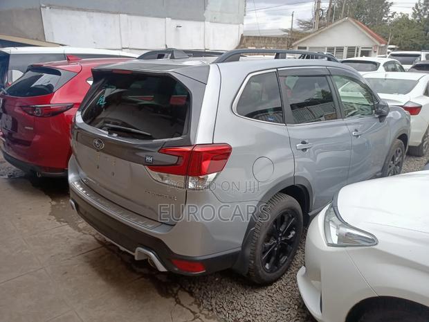 Subaru Forester Premium 2021 Silver