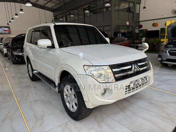 Mitsubishi Pajero 2012 White