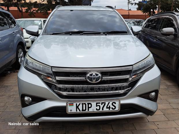 Toyota Rush 2022 Silver