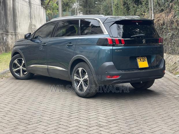 Peugeot 5008 2017 Blue
