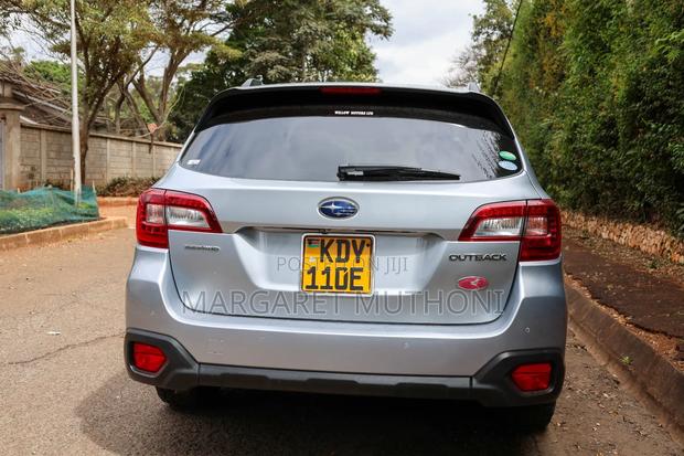 Subaru Outback 2018 Silver