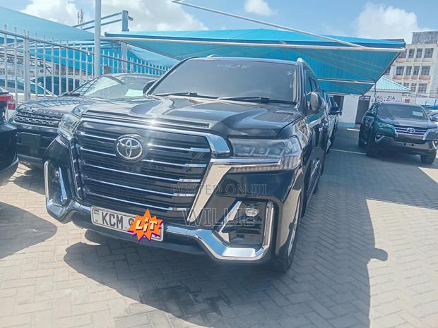 Toyota Land Cruiser 2010 Black