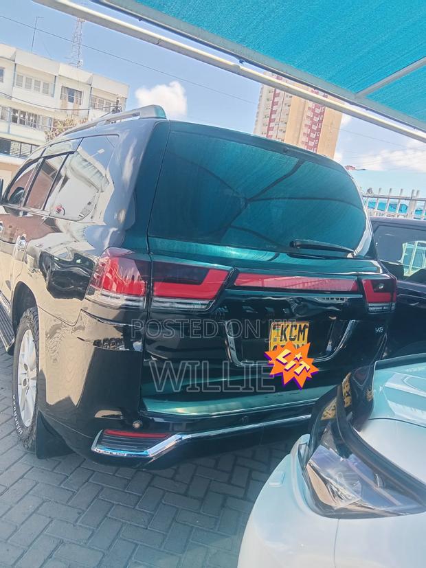 Toyota Land Cruiser 2010 Black
