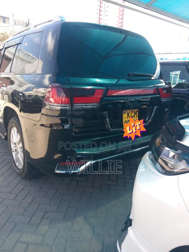 Toyota Land Cruiser 2010 Black