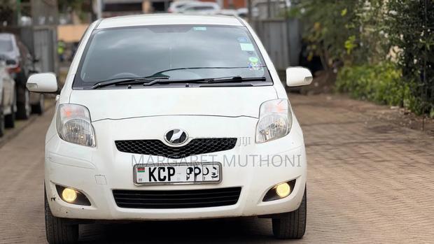 Toyota Vitz 2010 White