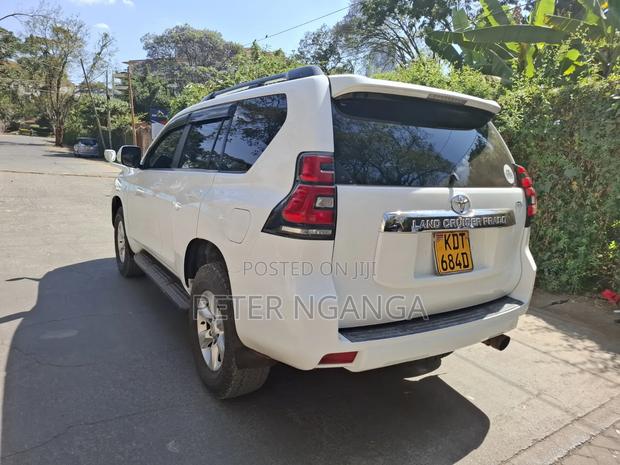 Toyota Land Cruiser Prado 2.7 i 2012 White