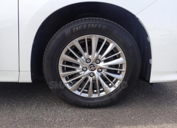 Toyota Alphard 2.5 Hybrid AWD 2019 Pearl