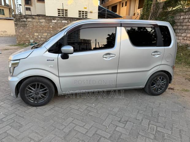 Mazda Flair Hybrid XG 4WD 2018 Silver