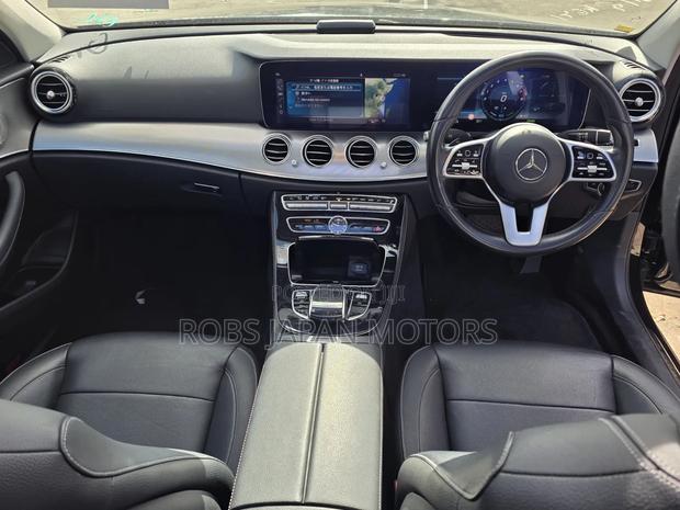 Mercedes-Benz E200 2020 Black
