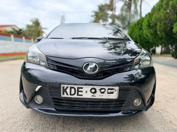 Toyota Vitz 2014 Black