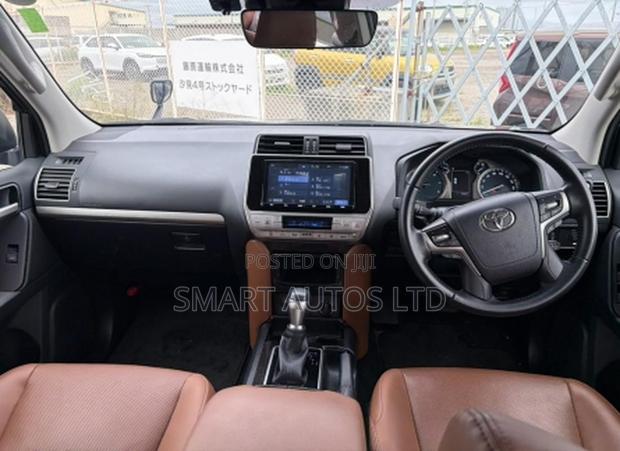 Toyota Land Cruiser Prado 2.8 2021 Black