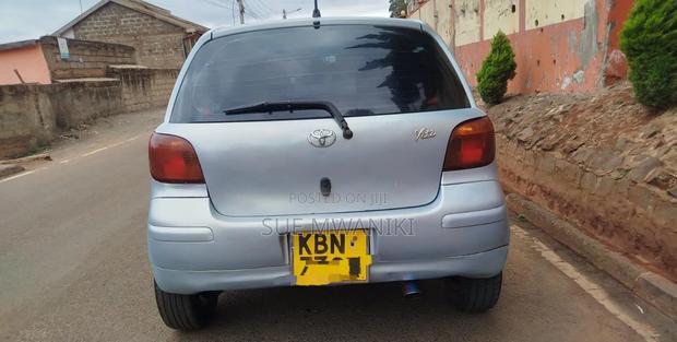 Toyota Vitz 2004 Silver