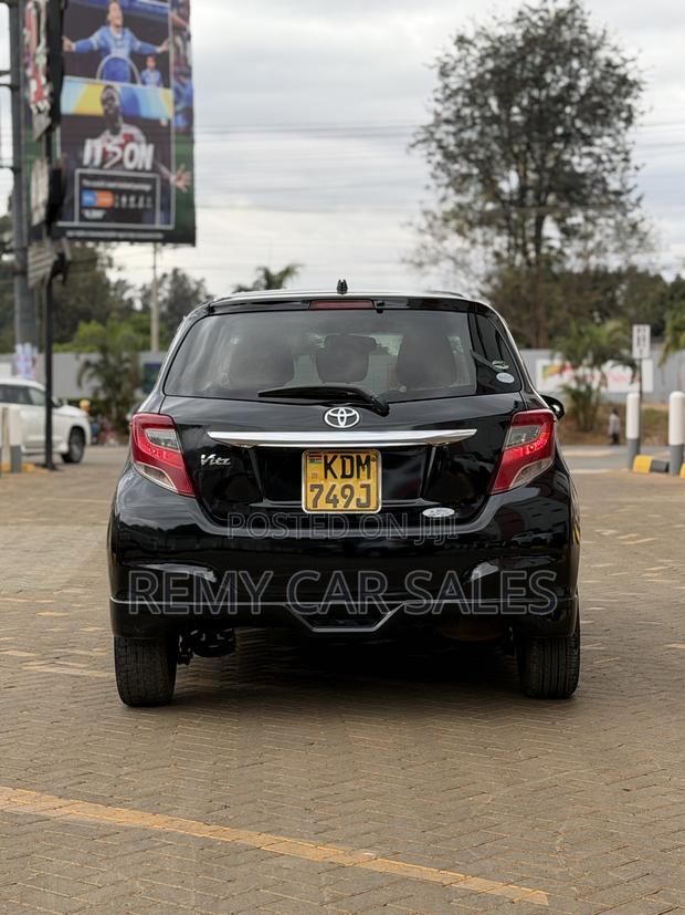 Toyota Vitz 2016 Black
