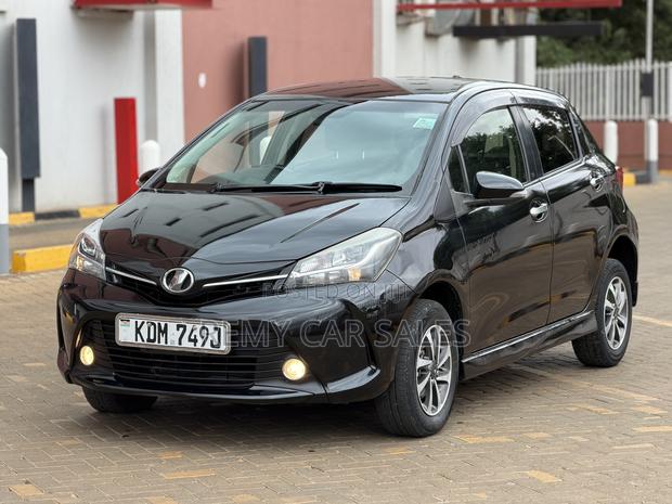 Toyota Vitz 2016 Black