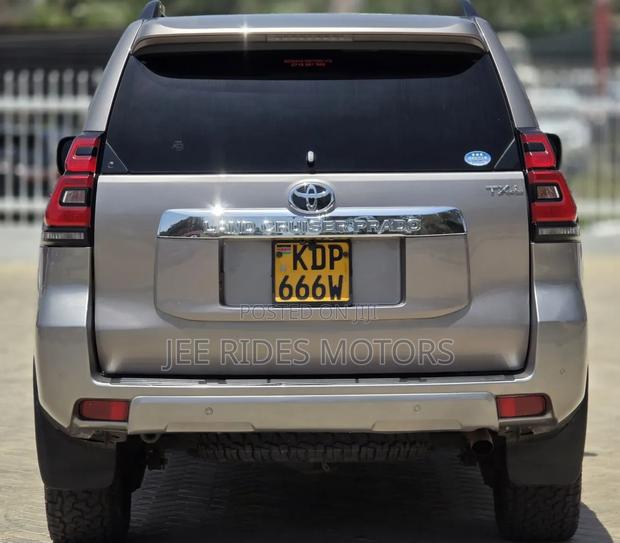 Toyota Land Cruiser Prado 2019 Gray