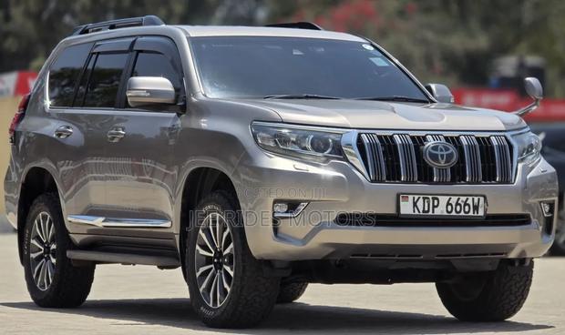Toyota Land Cruiser Prado 2019 Gray