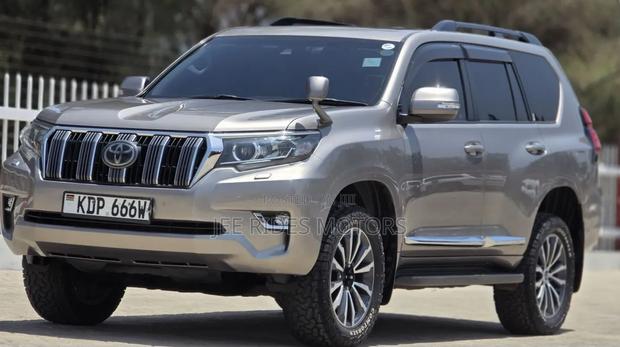 Toyota Land Cruiser Prado 2019 Gray