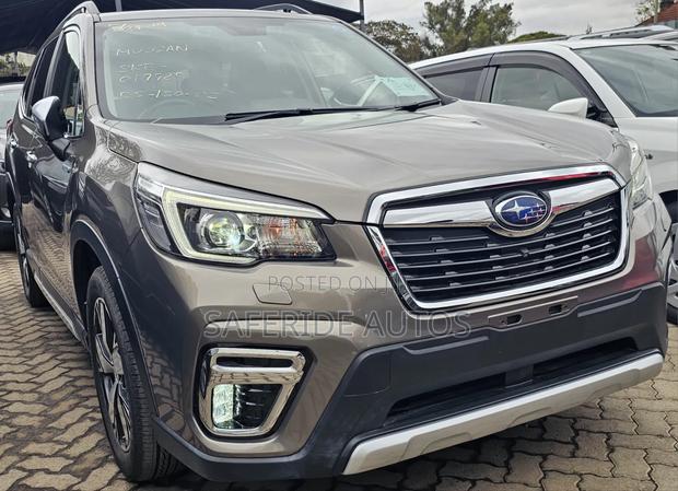 Subaru Forester Premium AWD 2019 Gold