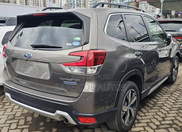Subaru Forester Premium AWD 2019 Gold