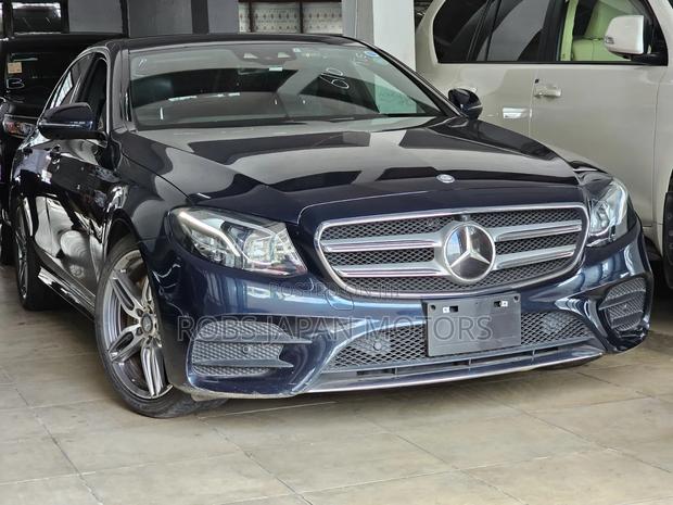 Mercedes-Benz E200 2019 Teal