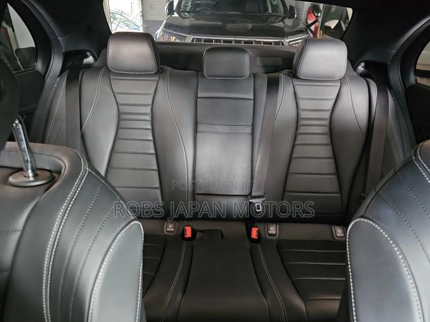 Mercedes-Benz E200 2019 Teal