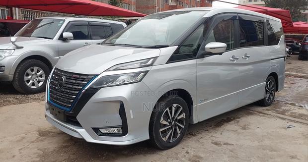 Nissan Serena 2019 Silver