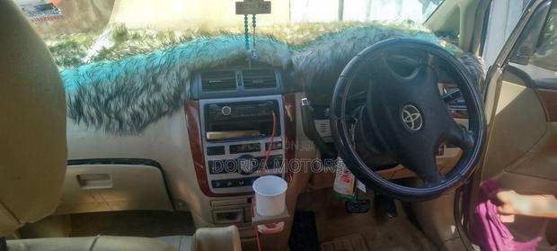Toyota Picnic 2.0 FWD 2003 Beige