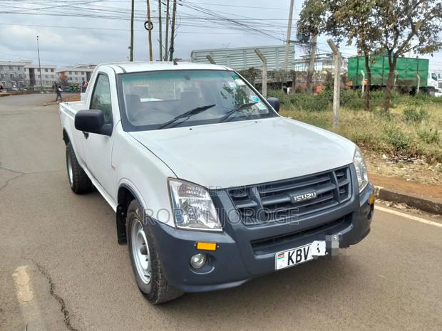 Isuzu D-MAX 2012 White
