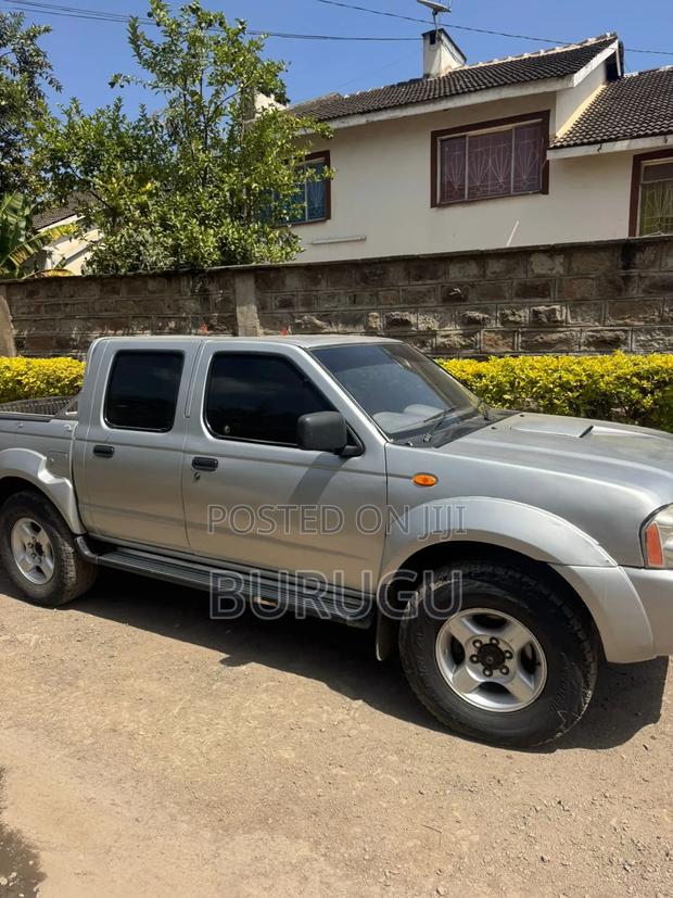 Nissan Navara 2005 Silver