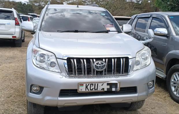 Toyota Land Cruiser Prado 2012 Silver