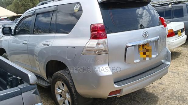 Toyota Land Cruiser Prado 2012 Silver