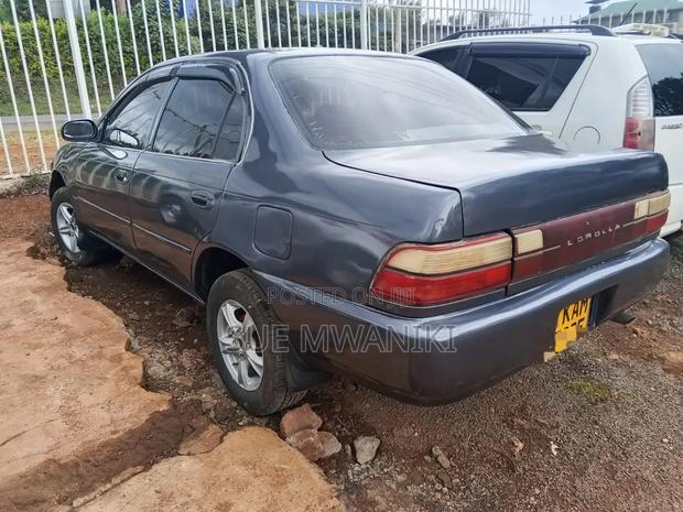 Toyota Corolla 1999 Blue