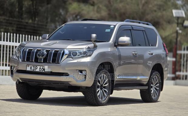 Toyota Land Cruiser Prado 2017 Silver