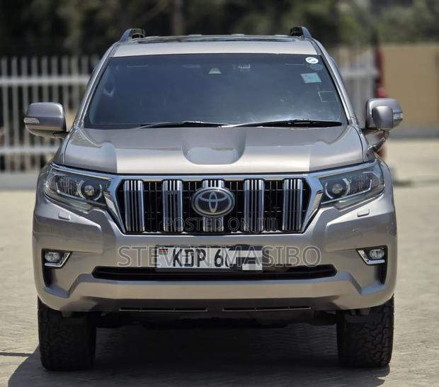 Toyota Land Cruiser Prado 2017 Silver