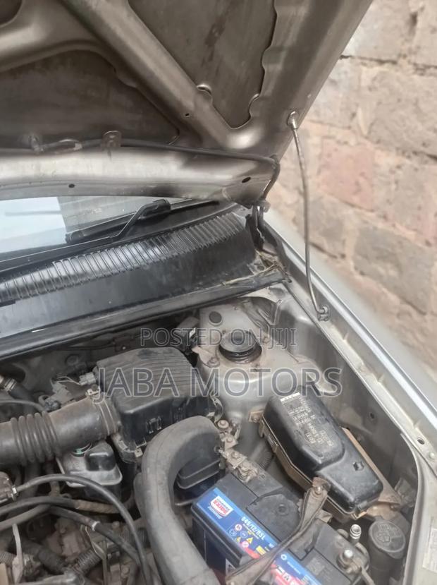 Toyota Raum 2001 Gray